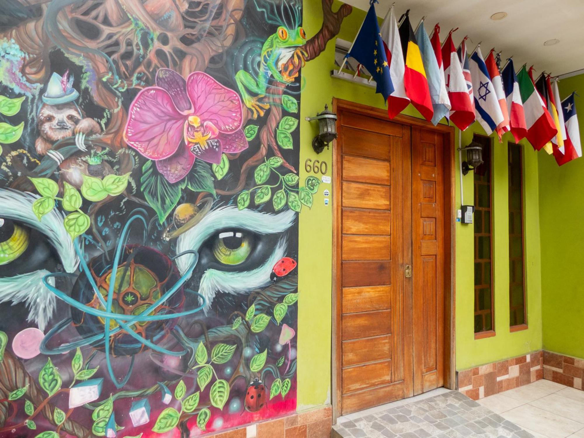 Moicca Youth Hostel Iquitos Exterior photo